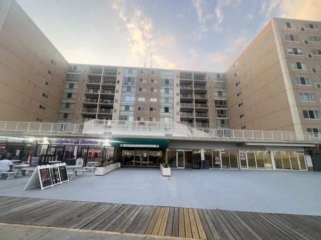 1904 Boardwalk, 