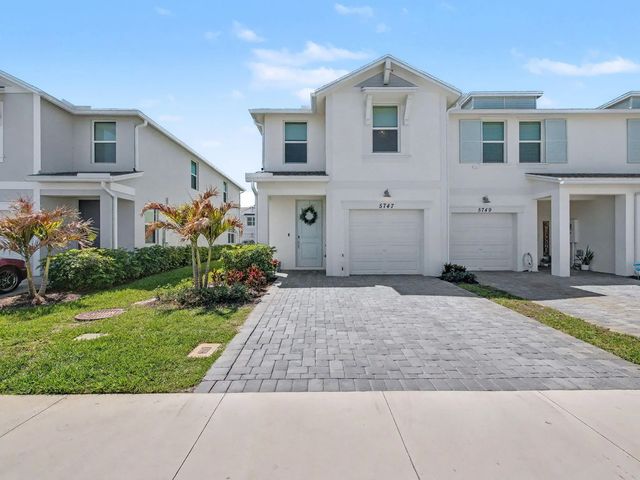 4 of 45 - 5747 Se Edgewater Circle, Stuart, FL