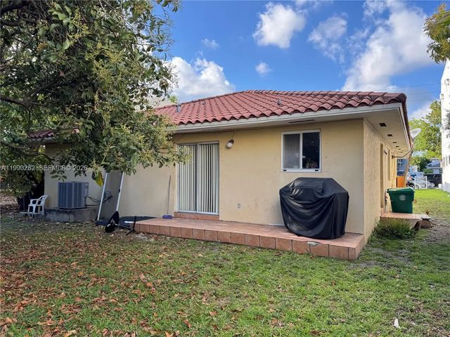 3 of 5 - 1126 Nw 3rd Street, Miami, FL
