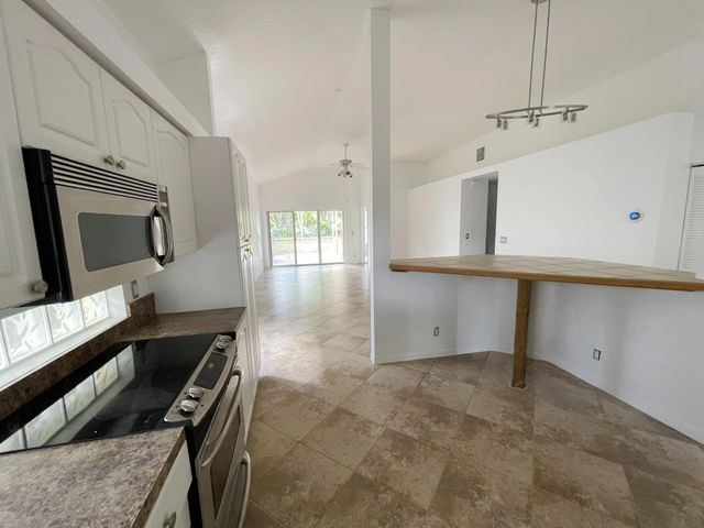 4 of 21 - 5338 Edenwood Lane, Riviera Beach, FL