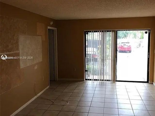 7235 Nw 179th Street #103, Hialeah