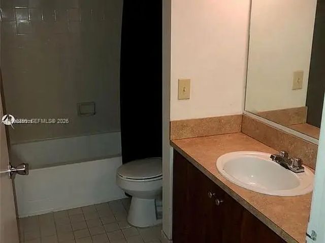 3 of 8 - 7235 Nw 179th Street #103, Hialeah, FL