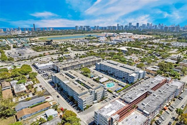 2 of 33 - 330 Se 2nd Street #101g, Hallandale Beach, FL
