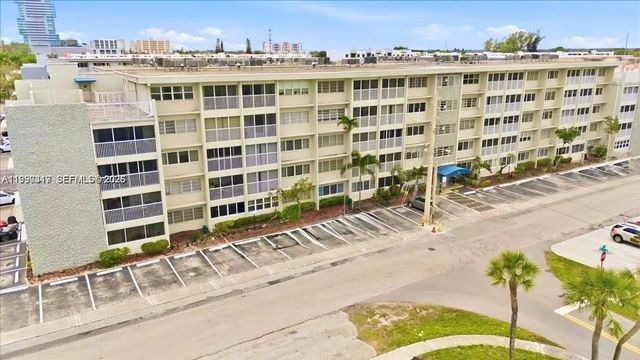 3 of 33 - 330 Se 2nd Street #101g, Hallandale Beach, FL