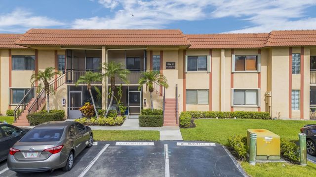 170 Lakeview Drive #203, Weston