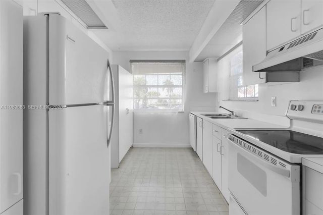4 of 27 - 2274 Se 27th Drive #205-f, Homestead, FL