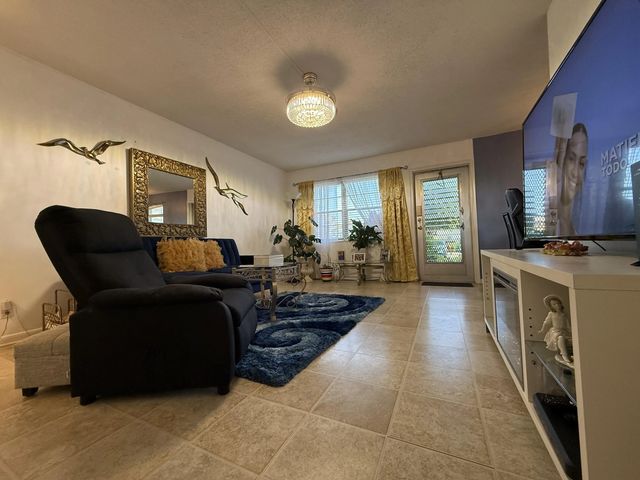 81 Camden Drive #d, West Palm Beach