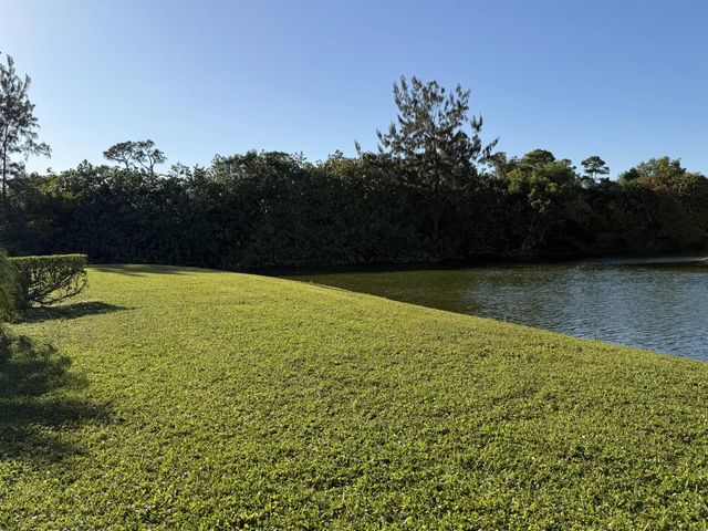 4 of 19 - 81 Camden Drive #d, West Palm Beach, FL