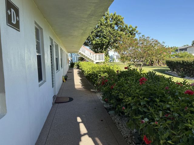 5 of 19 - 81 Camden Drive #d, West Palm Beach, FL