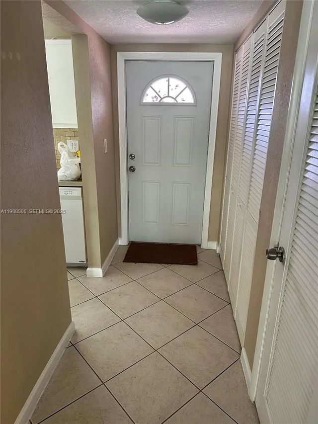4 of 22 - 2701 E Sunrise Lakes Drive #209, Sunrise, FL