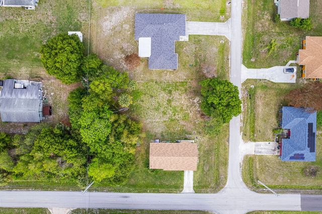 3 of 9 - 3804 Avenue M, Fort Pierce, FL