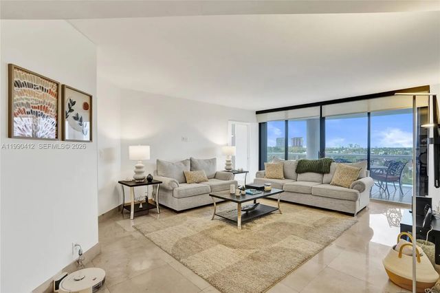 4 of 51 - 3598 Yacht Club Drive #702, Aventura, FL