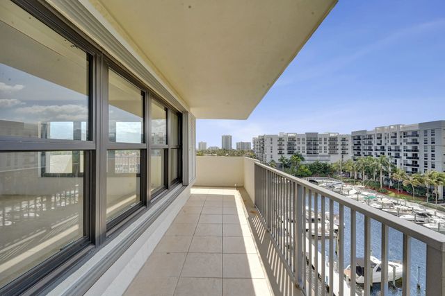 4 of 43 - 3200 Port Royale Drive N #701, Fort Lauderdale, FL