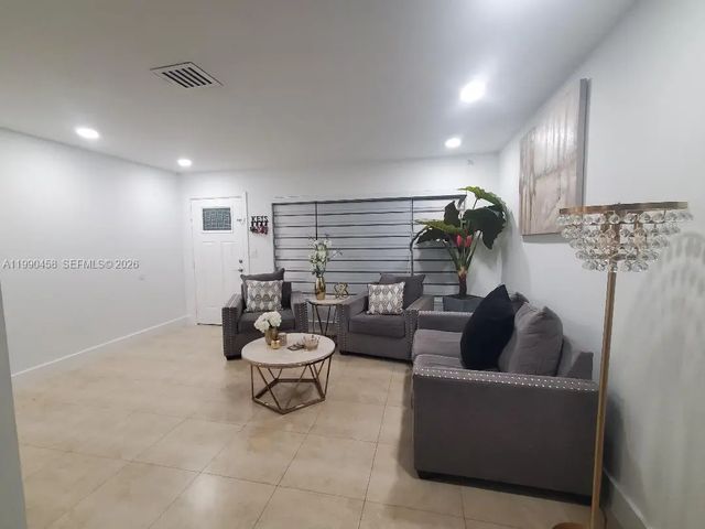 2 of 8 - N/A, Miami, FL
