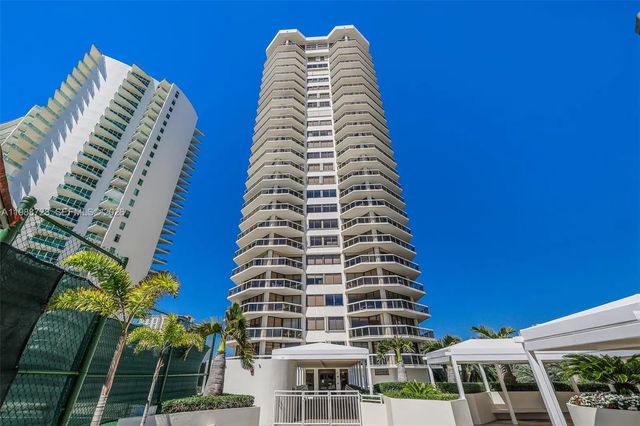 2 of 40 - 20185 E Country Club Drive #302, Aventura, FL