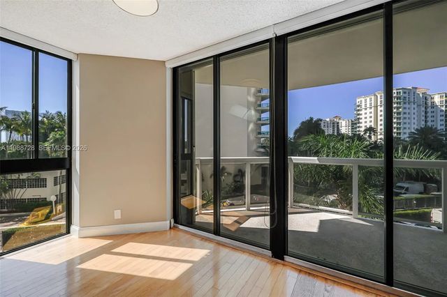 3 of 40 - 20185 E Country Club Drive #302, Aventura, FL
