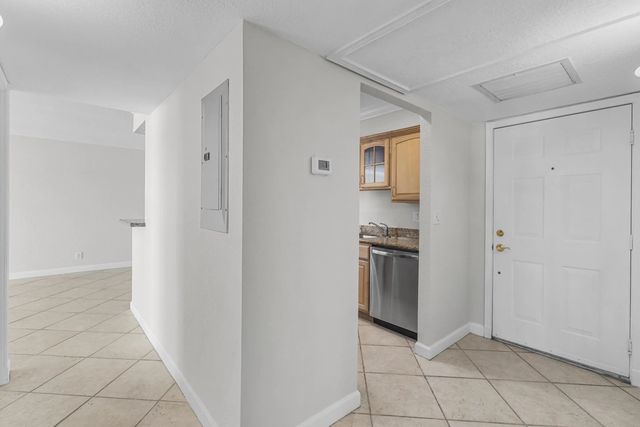 4 of 32 - 1515 E Broward Boulevard #426, Fort Lauderdale, FL