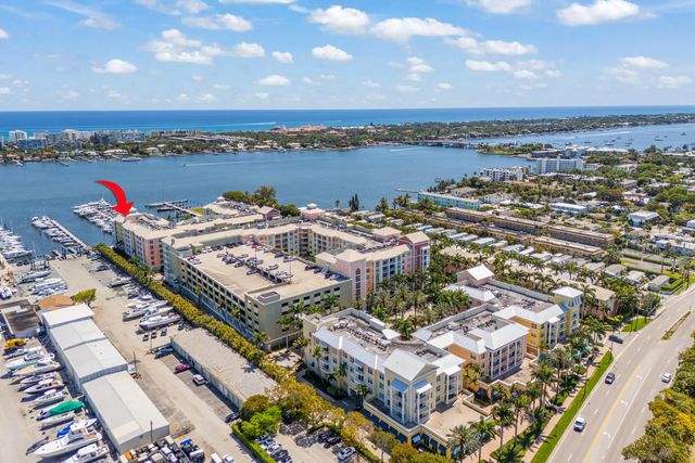 806 E Windward Way #403, Lantana