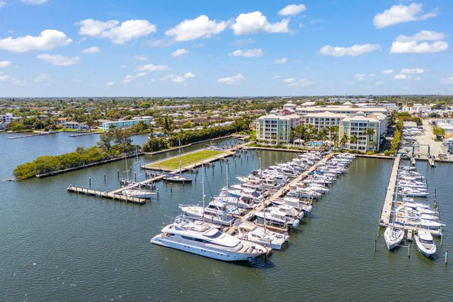 2 of 32 - 806 E Windward Way #403, Lantana, FL