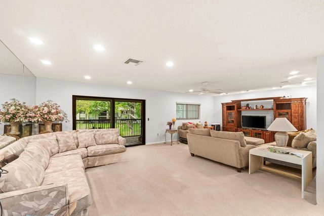 4 of 54 - 46 Stratford Lane W #d, Boynton Beach, FL