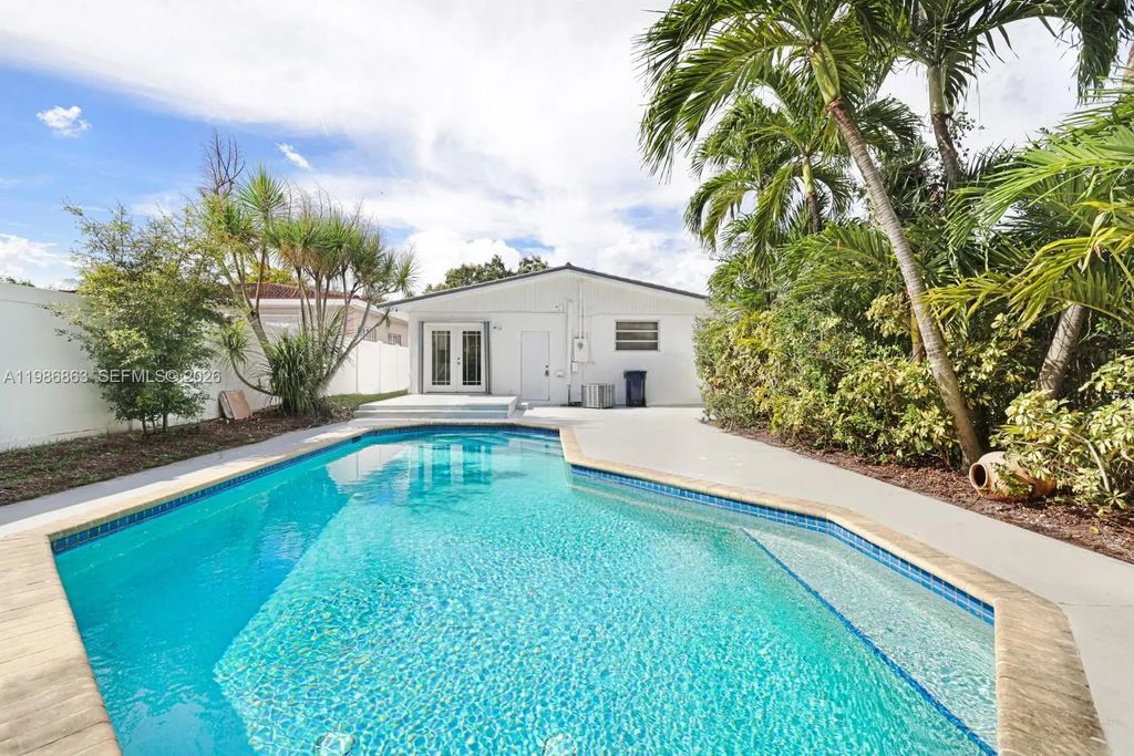 8850 Ne 4th Avenue, El Portal
