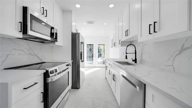 4 of 17 - 8850 Ne 4th Avenue, El Portal, FL