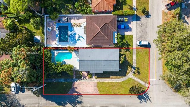 5 of 17 - 8850 Ne 4th Avenue, El Portal, FL