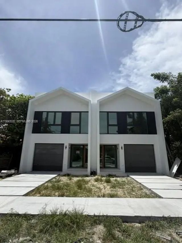 2 of 21 - 2800 Sw 38th Court, Miami, FL