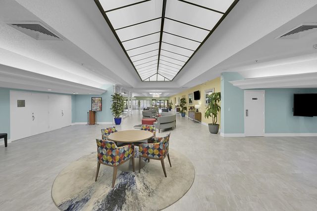3 of 36 - 10434 Sunrise Lakes Boulevard #206, Sunrise, FL