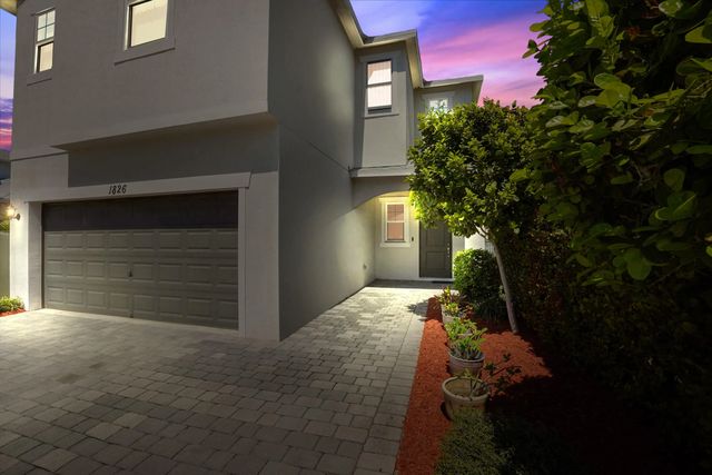 5 of 46 - 1826 Lake Cove Drive, Lake Worth, FL