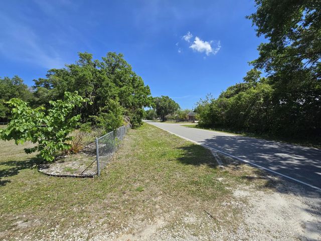 5 of 32 - 144 N Elm Street, Fellsmere, FL