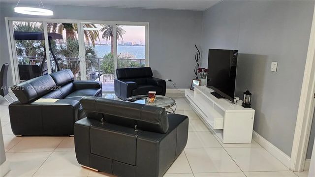 11111 Biscayne Boulevard #3f, Miami