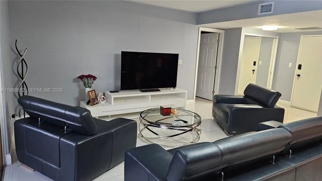 5 of 22 - 11111 Biscayne Boulevard #3f, Miami, FL