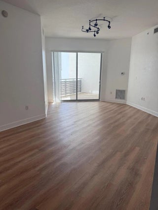 Photo of Listing #B26007880