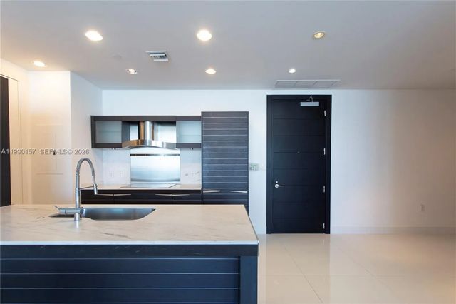 2 of 19 - 200 Biscayne Blvd Way #4512, Miami, FL