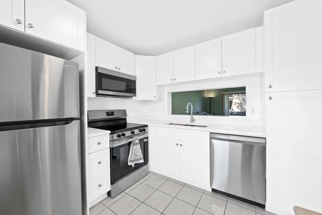 5 of 26 - 5570 Lakeside Drive #102, Margate, FL