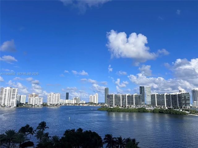 3301 Ne 183rd Street #905, Aventura