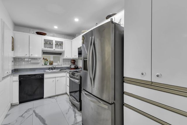5 of 16 - 9500 N Hollybrook Lake Drive #301, Pembroke Pines, FL