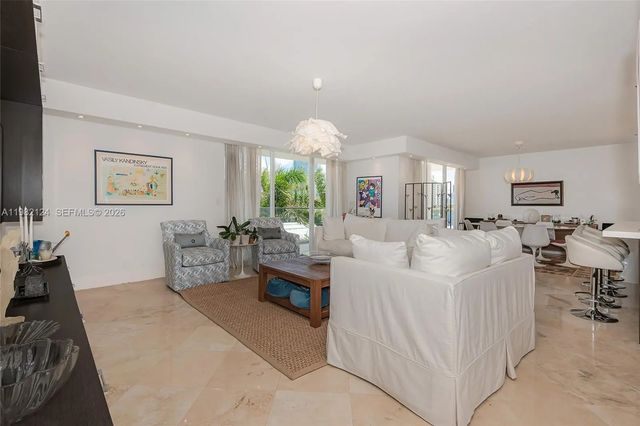 2 of 30 - 19707 E Turnberry Way #5e, Aventura, FL