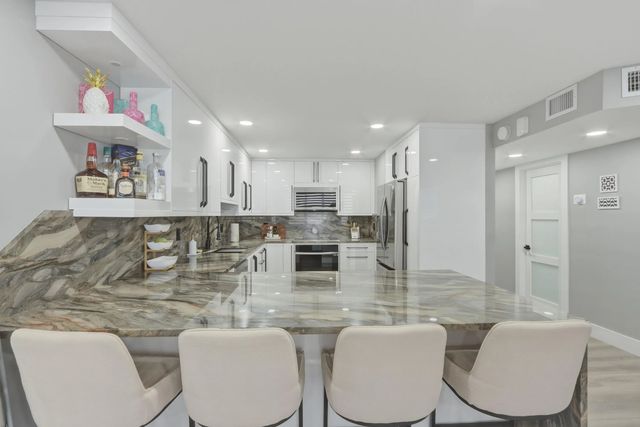 2 of 49 - 6039 Collins Avenue #609, Miami Beach, FL
