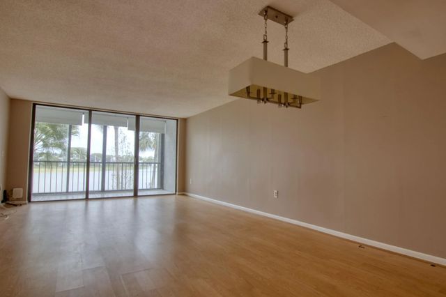 4 of 12 - 4832 Esedra Court #204, Lake Worth, FL