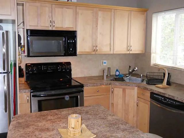 4 of 9 - 520 Sw 15th Street #101, Pompano Beach, FL