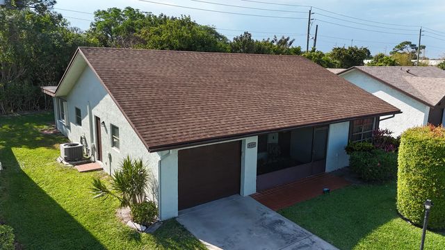 6329 Tall Cypress Circle, Greenacres