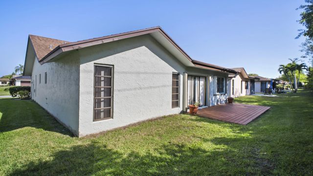 4 of 17 - 6329 Tall Cypress Circle, Greenacres, FL