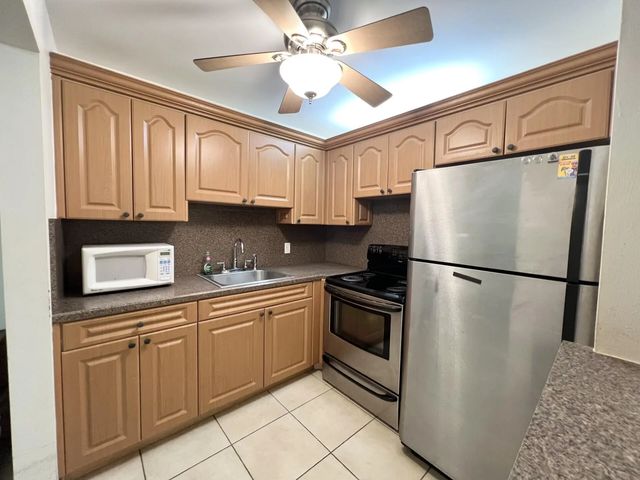 2 of 40 - 4023 Berkshire B  #4023, Deerfield Beach, FL