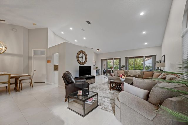 4 of 55 - 4657 Carlton Golf Drive, Lake Worth, FL