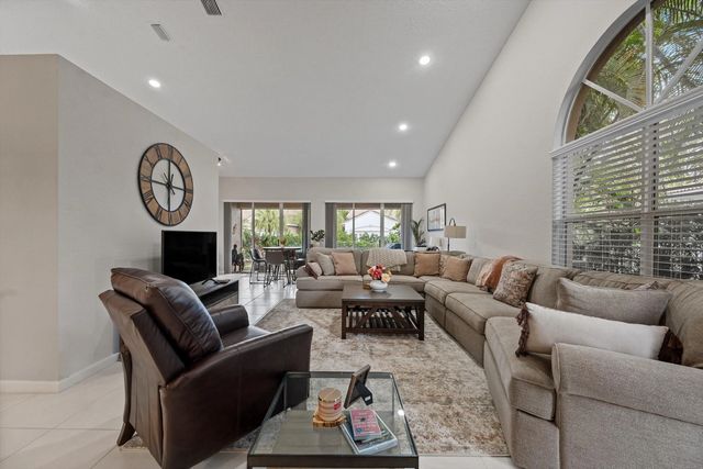 5 of 55 - 4657 Carlton Golf Drive, Lake Worth, FL