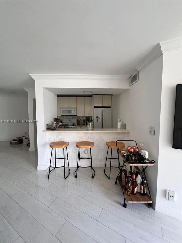 3 of 11 - 6955 Nw 186th Street #f104, Hialeah, FL