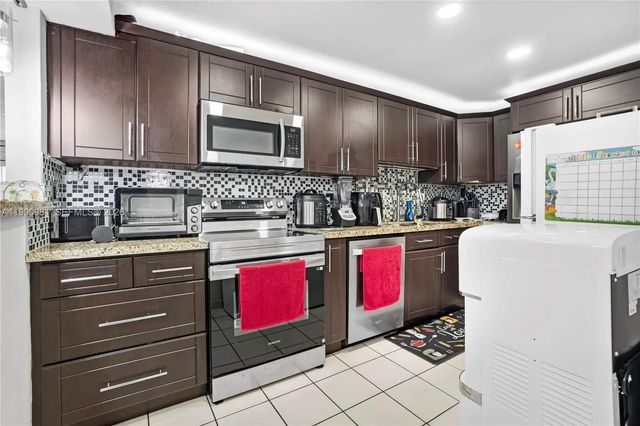 2 of 30 - 9403 Sw 76th Street #y17, Miami, FL