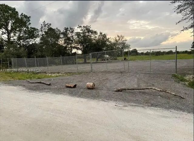 281 Avenida Del Centro Montura, Clewiston